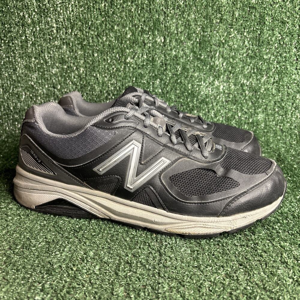 New Balance 1540v3 Shoes Mens Sz 10 4E Extra Wide Stability Sneakers M1540BK3